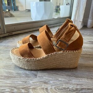 Caramel color strappy platform sandal